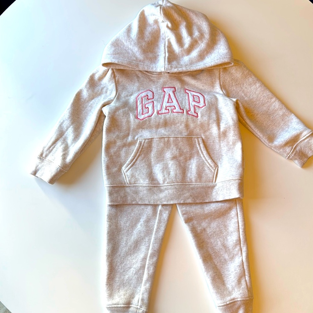 Gap Jogging Suit